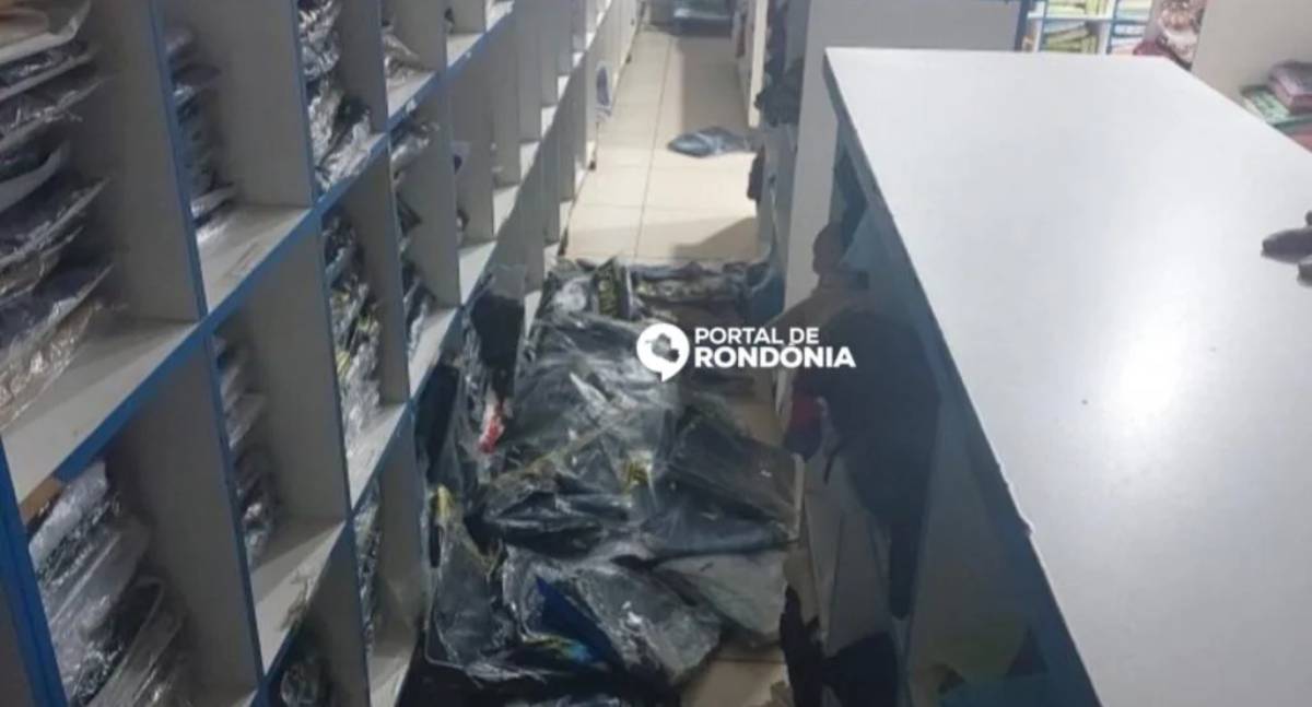 Quatro suspeitos arrombam loja e furtam roupas na Zona Leste de Porto Velho