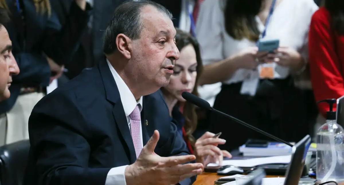 Relator da CCJ do Senado vota a favor da PEC do fim da escala 6×1