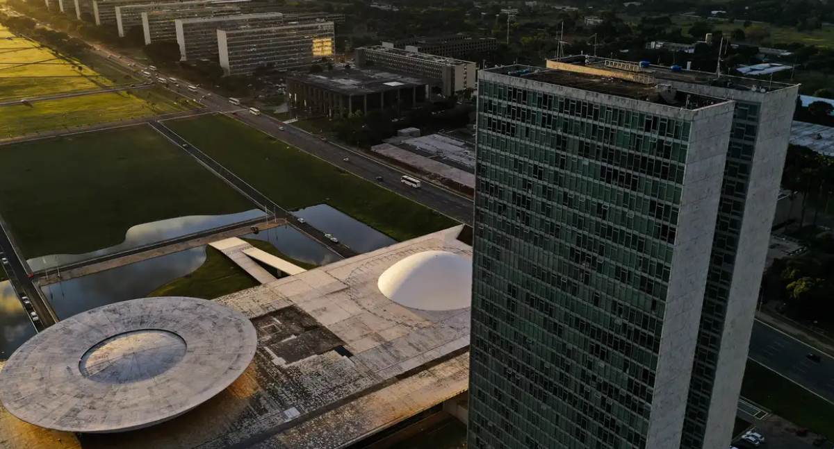 Saiba quais são as atribuições de senadores e deputados