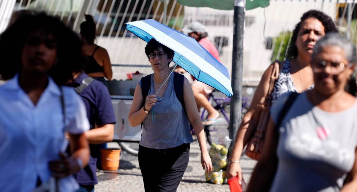 Salário mínimo deve subir para R$ 1.741 em 2027