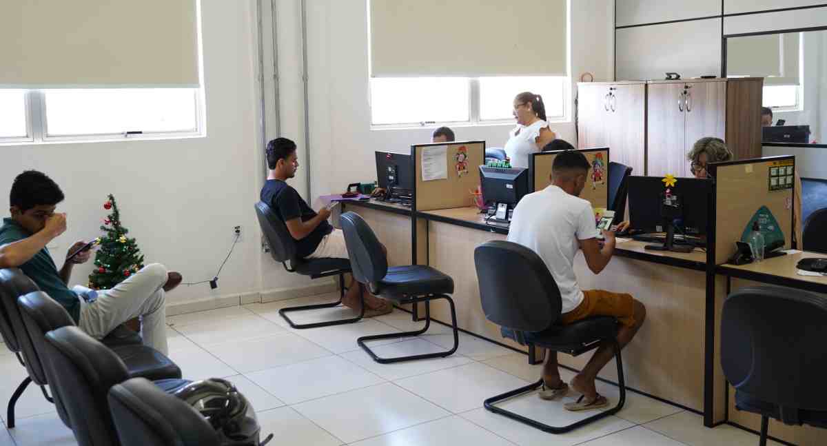 Sine Municipal oferece 102 vagas de emprego em Porto Velho