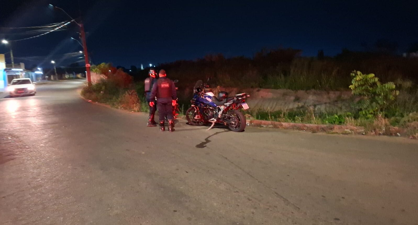 Motocicleta envolvida em acidente após fuga de fiscalização no bairro Três Marias, em Porto Velho