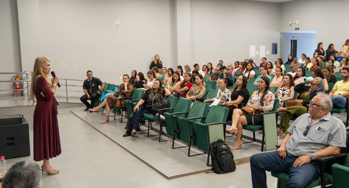 Jaru promove capacitação contra a evasão escolar