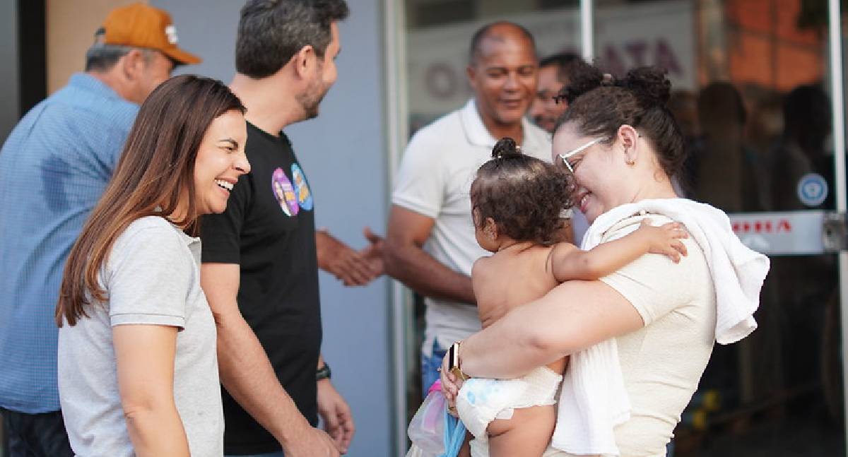 Mariana Carvalho durante agenda política com foco na saúde materno-infantil em Rondônia