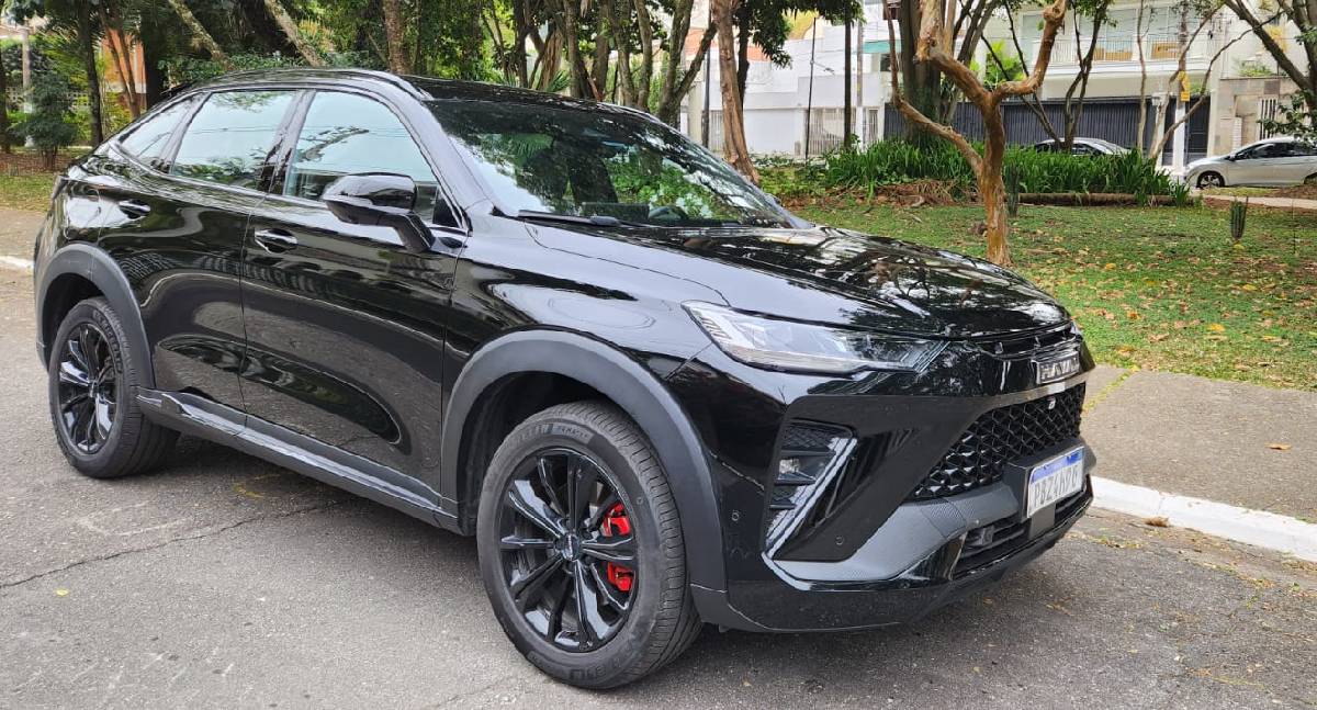 Haval H6 GT mostra duas faces entre ruas e estradas