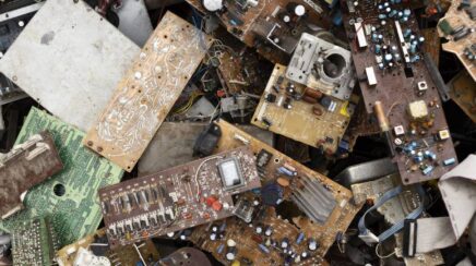 IA pode triplicar lixo eletrônico até 2050, diz relatório