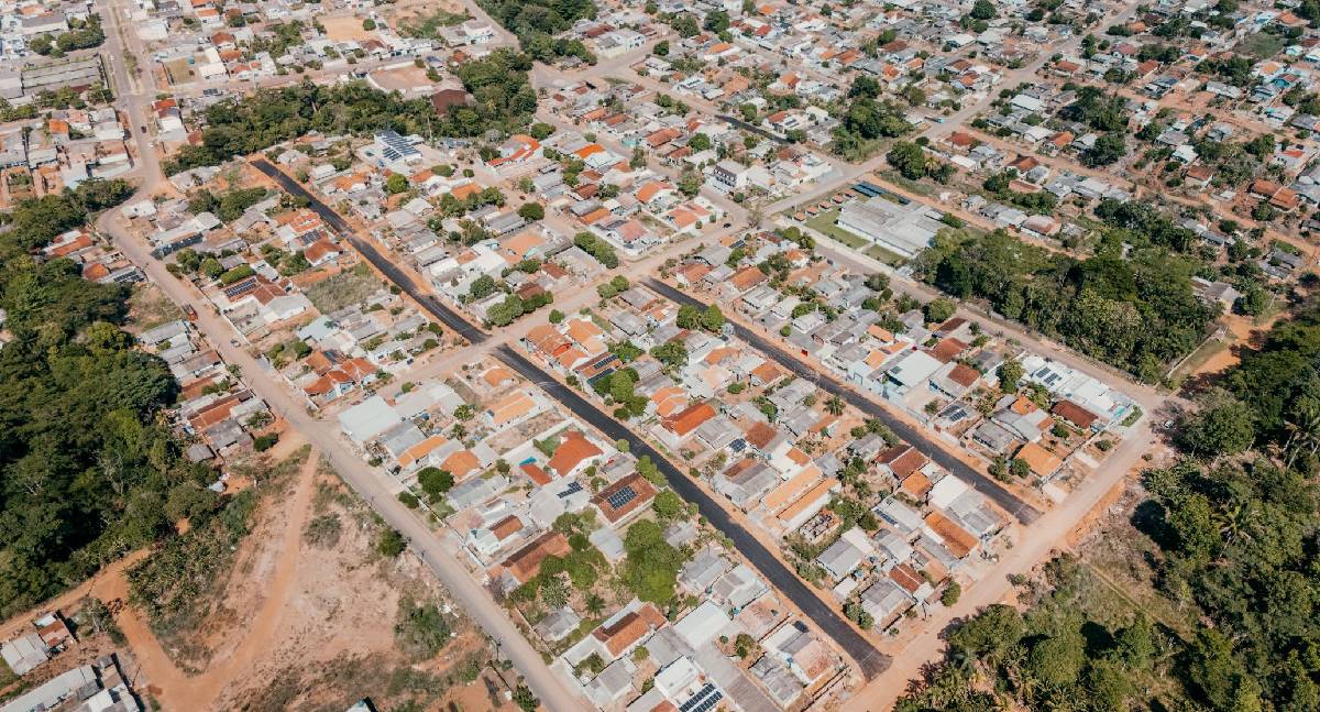 Prefeitura de Jaru pavimenta novos trechos de ruas no Setor 06