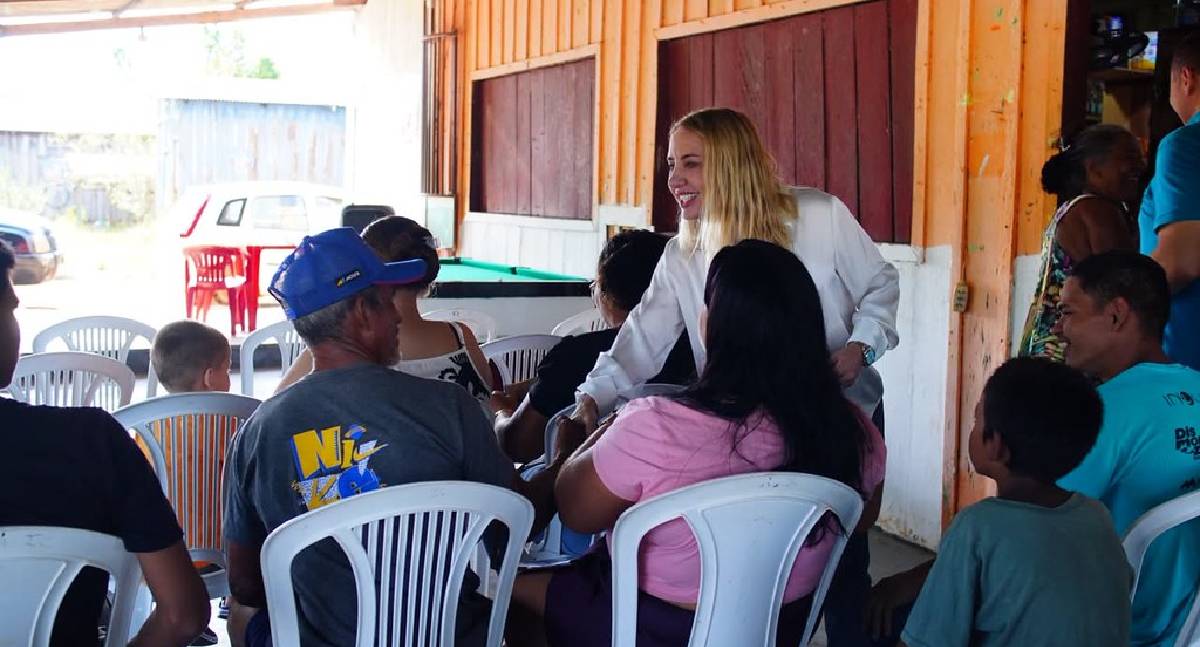 Ieda Chaves participa de caminhada de campanha eleitoral em Porto Velho.