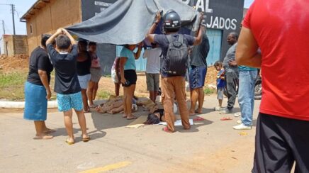 Acidente entre carro e moto deixa duas mulheres feridas no bairro Jardim Santana em Porto Velho