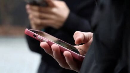 Adolescente cria plataforma digital para ajudar jovens eleitores a entender a política brasileira