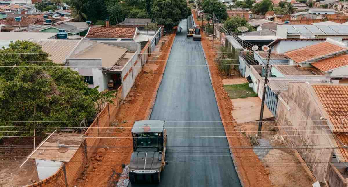 Asfalta Jaru entrega novos trechos de pavimentação nos setores 02 e 07
