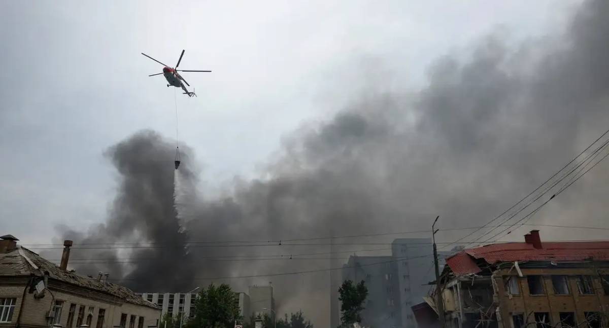 Ataque russo com mísseis e drones deixa mortos e feridos em Kiev após partida de enviados dos EUA