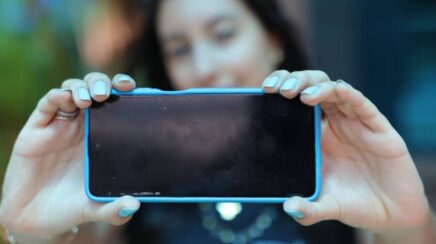Avaliação global da OCDE aponta pior nível de leitura e desempenho escolar entre jovens do ensino médio neste século