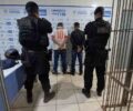 BPTA prende dupla e apreende submetralhadora 9 mm em carro de aplicativo