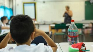Brasil investe menos por aluno que a média da OCDE apesar de superar aporte em relação ao PIB