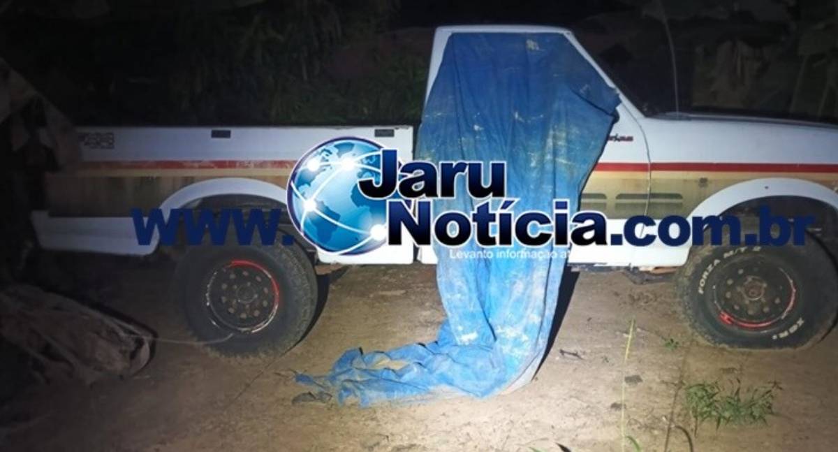 Caminhonete roubada há dois meses é localizada em propriedade rural na zona rural de RO