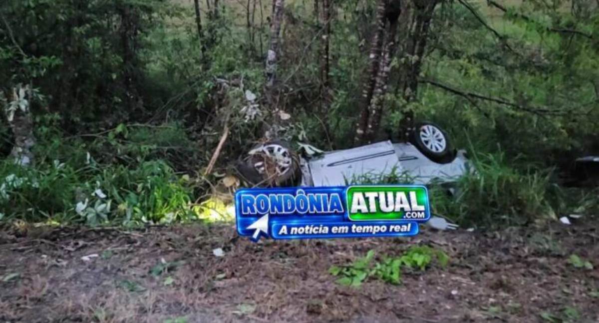 Capotamento de veículo na BR-364 deixa família ferida e adolescente presa em trecho entre Ji-Paraná e Presidente Médici