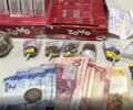 Casal é preso em flagrante com drogas, cigarros contrabandeados e caderno de contabilidade em Guajará-Mirim