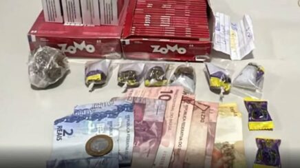 Casal é preso em flagrante com drogas, cigarros contrabandeados e caderno de contabilidade em Guajará-Mirim