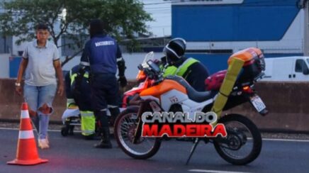 Casal fica gravemente ferido após ser fechado por carreta na BR-364 em Porto Velho