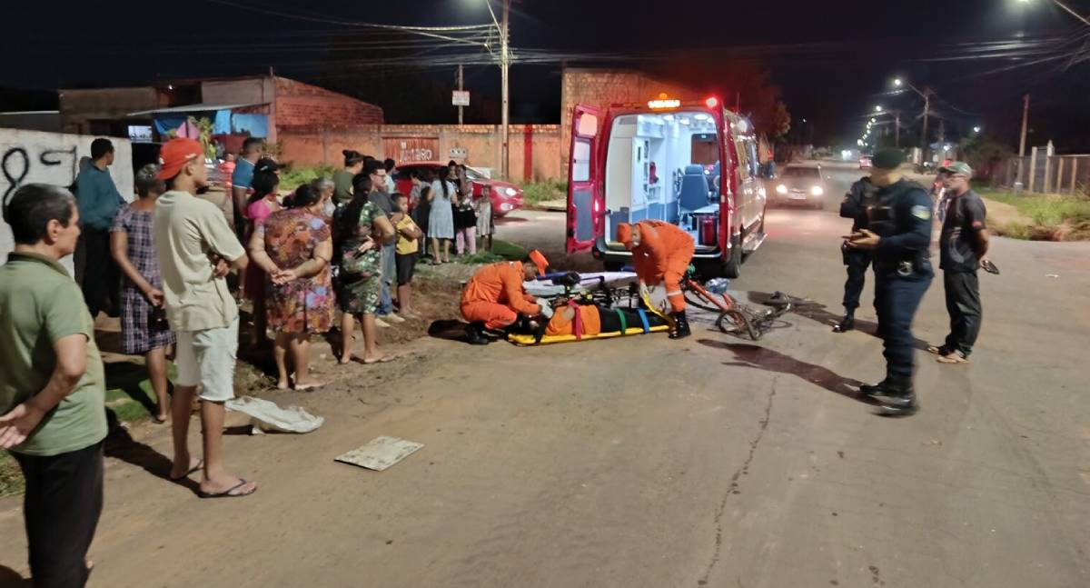 Ciclista fica ferida após colisão com caminhão em cruzamento de RO