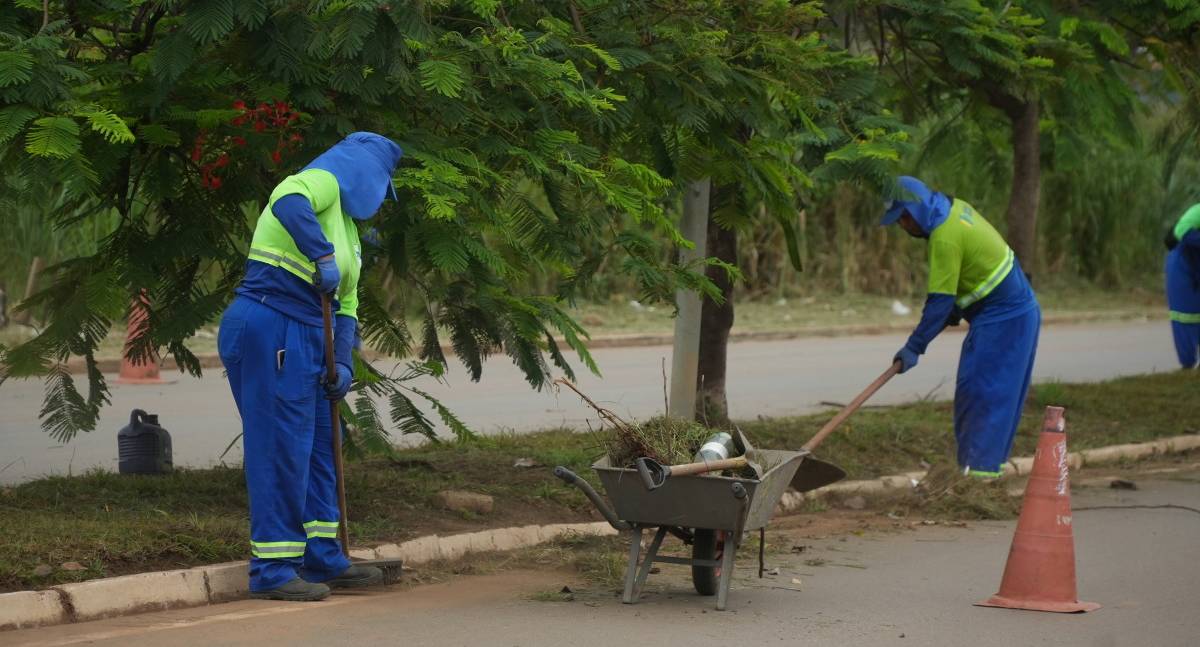 Cidade Limpa mantém equipes de limpeza em diferentes pontos de Porto Velho