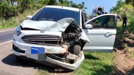Colisão entre carros na BR-364 deixa trânsito lento entre Jaru e Ouro Preto do Oeste