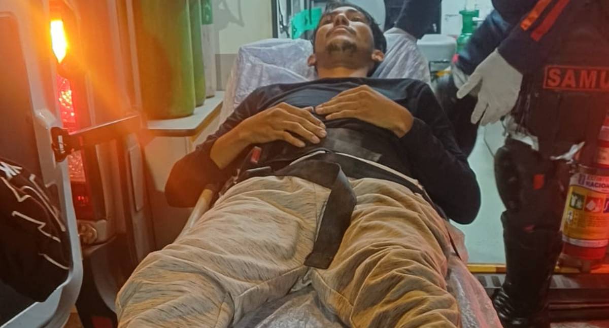 Colisão entre moto e ônibus de transporte coletivo deixa motociclista ferido na região central de Porto Velho