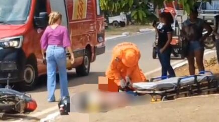 Colisão entre moto Honda Biz e Fiat Uno deixa motociclista ferida no Setor 06