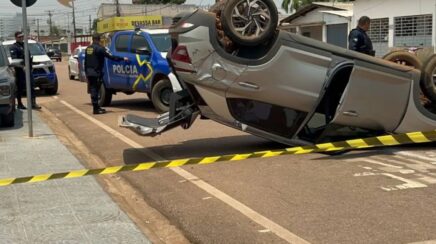 Colisão entre utilitários resulta em capotamento e danos materiais na região central de Porto Velho