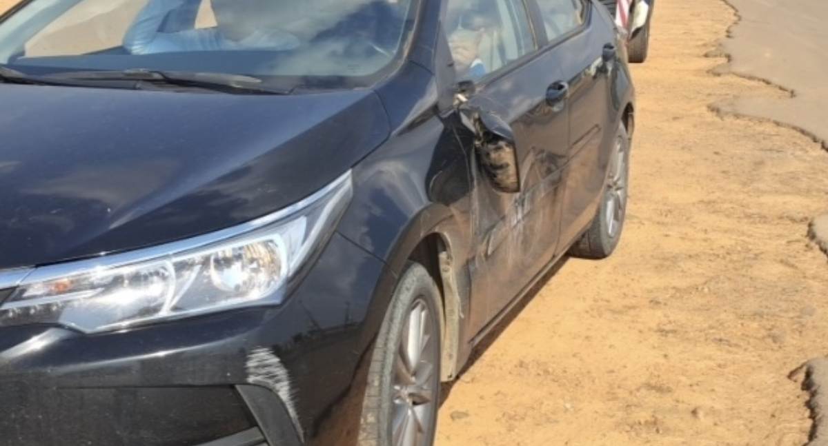 Colisão lateral entre Toyota Corolla e caminhão-caçamba mobiliza autoridades na avenida JK