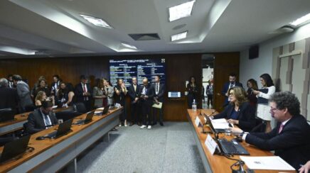 Comissão Mista aprova texto que zera imposto sobre compras internacionais de até 50 dólares