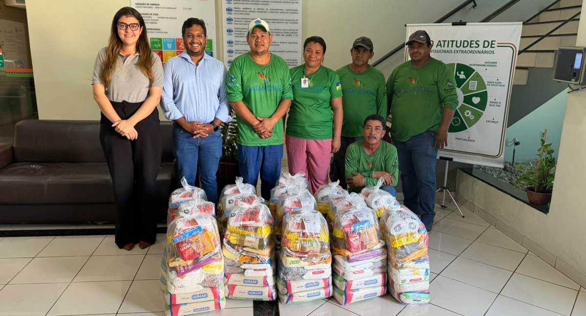 Cooperativa de reciclagem atingida por incêndio recebe cestas básicas do Ecoparque Porto Velho