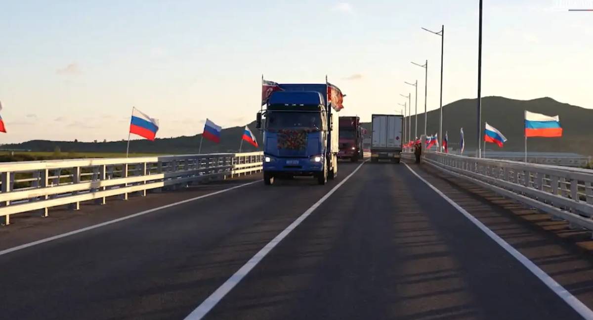 Coreia do Norte e Rússia inauguram primeira ponte rodoviária sobre o rio Tumen para fortalecer cooperação