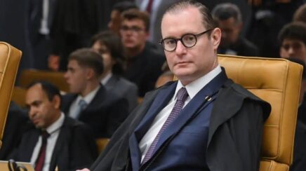 Cristiano Zanin reitera pedido de acesso a mídias de celular apreendido em investigação do STF