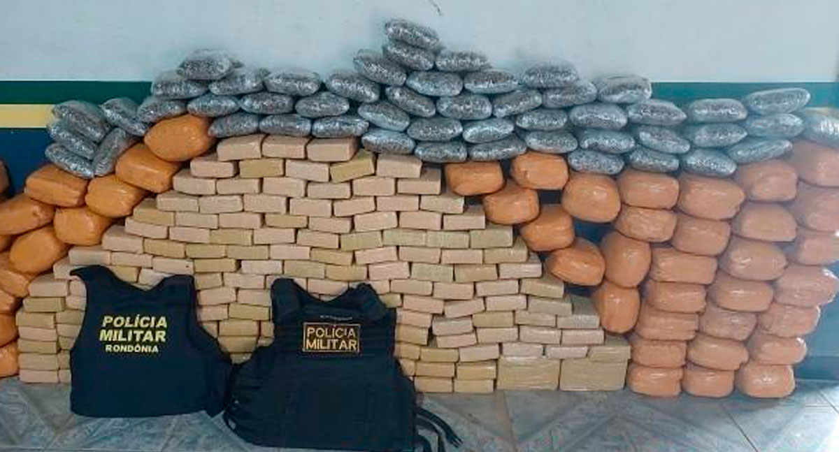 Polícias apreendem cerca de 245 kg de maconha na BR-429, em Rondônia