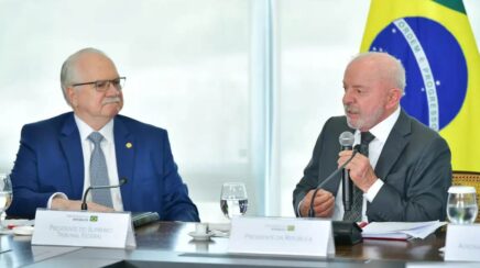 Edson Fachin afirma que resposta do STF a crise institucional seguirá rigorosamente a legalidade constitucional