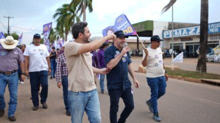 Em Alto Paraíso, Maurício Carvalho destaca resultados do mandato e recebe apoio durante caminhada