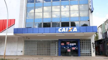 Empregados da Caixa avaliam nova proposta de acordo coletivo e decidem sobre fim de greve na próxima segunda-feira