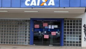 Empregados da Caixa Econômica Federal decidem manter greve nacional após rejeitar proposta