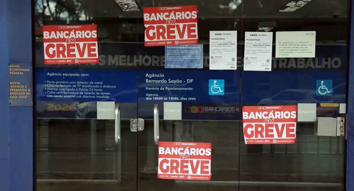 Empregados da Caixa mantêm greve geral após rejeitarem proposta final do banco em votação decisiva