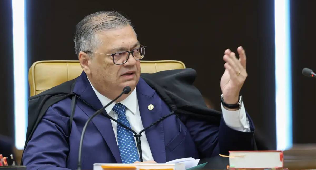 Flávio Dino determina investigação sobre suposta ligação de Vorcaro com cemitérios de São Paulo