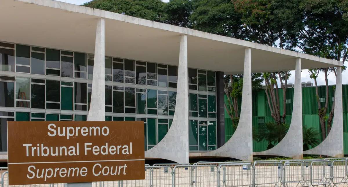 Gilmar Mendes pede adiamento de sessão no STF e sugere análise conjunta de inquéritos envolvendo ministros da Corte