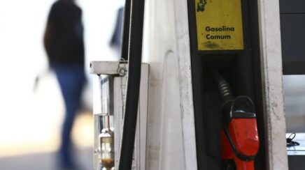 Governo adota pacote de medidas para conter alta dos combustíveis e mantém subsídio ao diesel