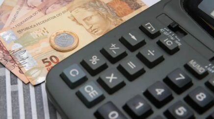 Governo federal estima arrecadar 636 bilhões de reais com a CBS na proposta de orçamento de 2027