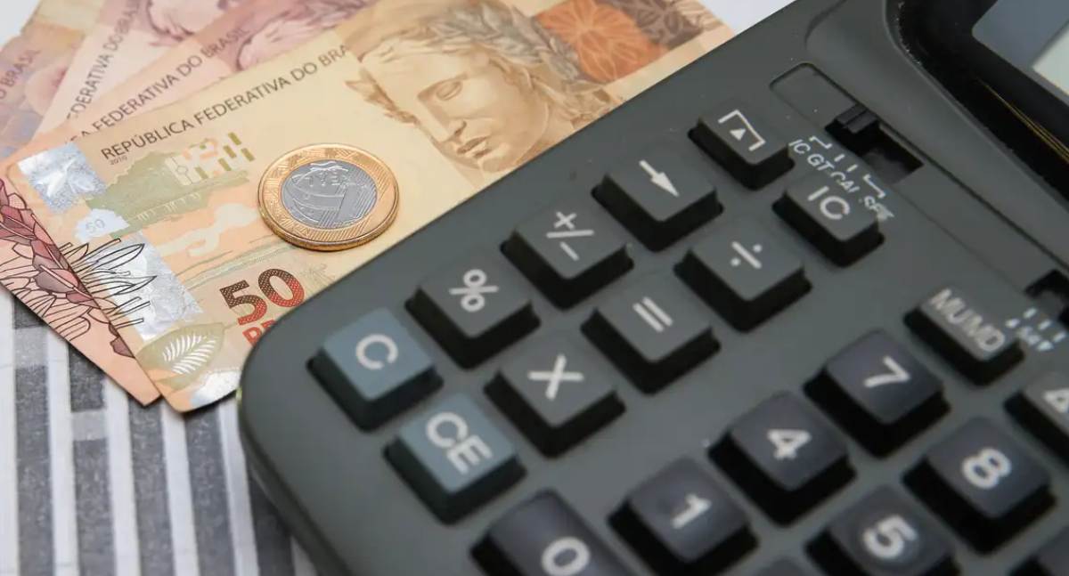 Governo federal estima arrecadar 636 bilhões de reais com a CBS na proposta de orçamento de 2027