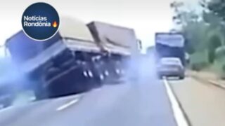 Grave acidente entre cinco veículos deixa trânsito bloqueado e caminhão tombado na BR-364 em Rondônia