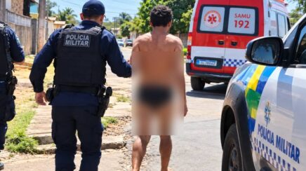Homem com comportamento alterado caminha de cueca em via pública e é socorrido pelo SAMU em RO
