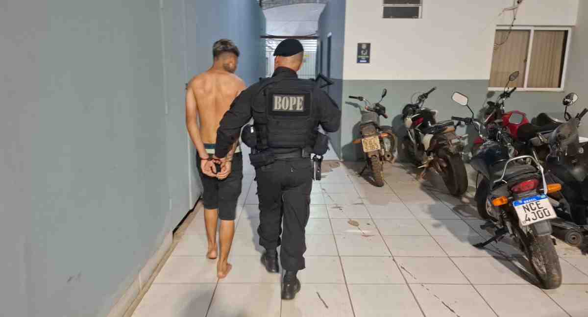 Adolescente de 15 anos é preso armado após atirar nas mãos de mulher no Orgulho do Madeira