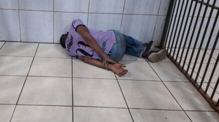 Homem é preso em flagrante após furtar pacotes de fraldas em farmácia na região central de Porto Velho